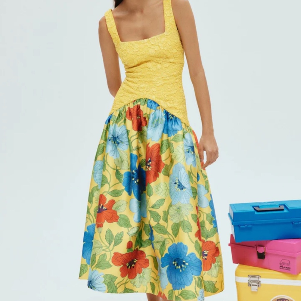 Beautiful Alemais Verna Gown - product description in image attached